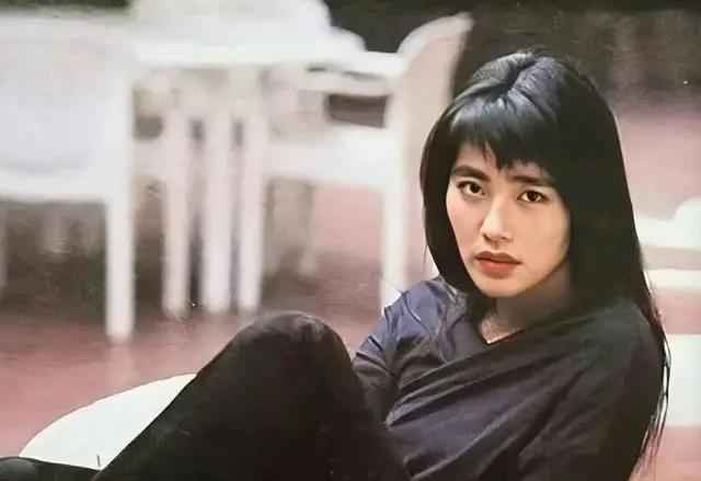 和林青霞同时闯香港的美女，赢过张曼玉，输给