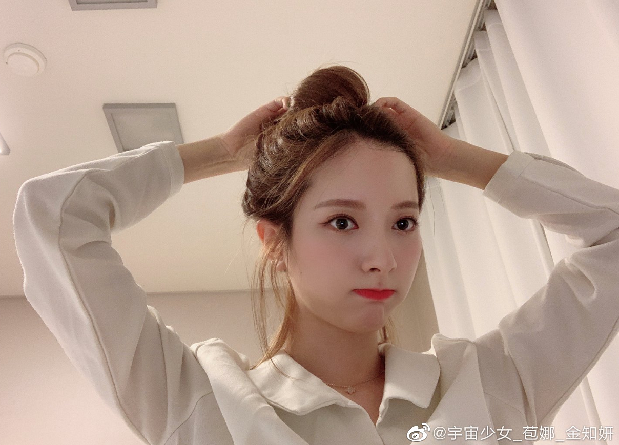 够狠！苞娜跳舞时故意抓伤恩熙，细节图：手指