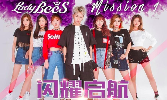 刘雨昕戴假发获赞无数，但看了蜜蜂少女队，才