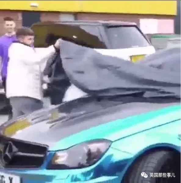 高调炫富后遭遇入室抢劫，劫匪：这货根本没那