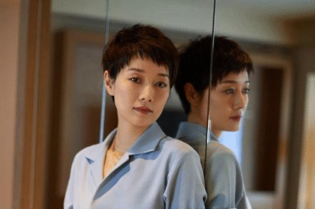 马伊琍与神秘男子，亲密动作不断，与文章分手