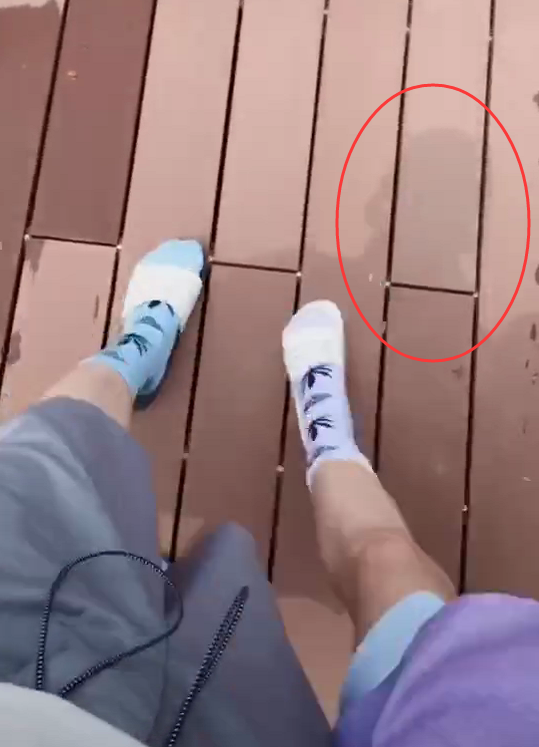 张馨予罕与老公合体秀恩爱，俩人情侣装跳舞超