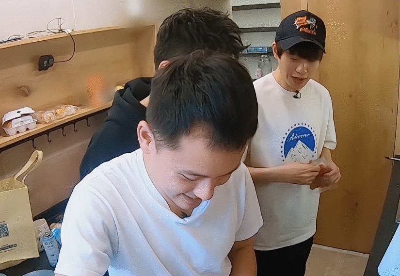 王大陆购物，魏大勋全程买单，“抠门”只是为