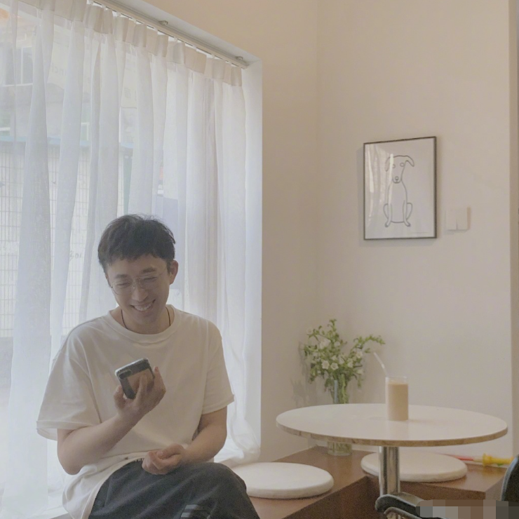 于正又双叒叕发文，为李一桐抱不平，细数于正