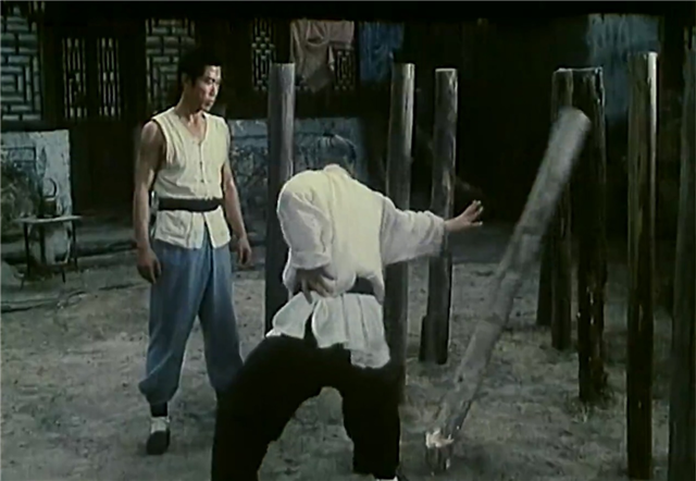 1983年，李连杰师叔一部功夫片：春晚打广告，央