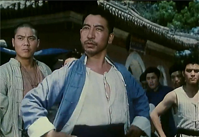 1983年，李连杰师叔一部功夫片：春晚打广告，央