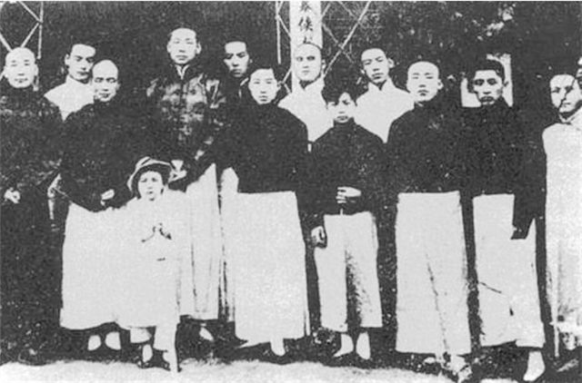 1983年，李连杰师叔一部功夫片：春晚打广告，央