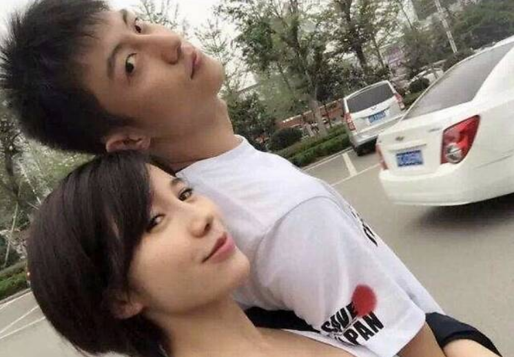 黄景瑜前女友助理再放录音,终于要被实锤劈腿了