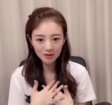 安以轩结婚三周年宣布怀二胎，自拍被指鼻子变
