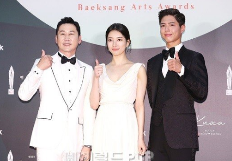 百想艺术大赏：孙艺珍金色长裙绝美，裴秀智、