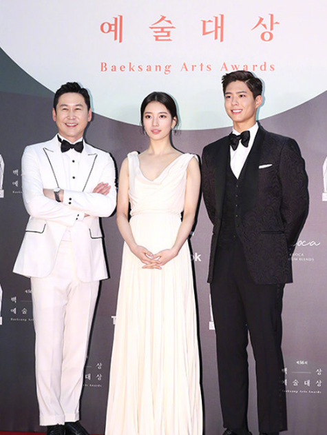 百想艺术大赏：孙艺珍金色长裙绝美，裴秀智、