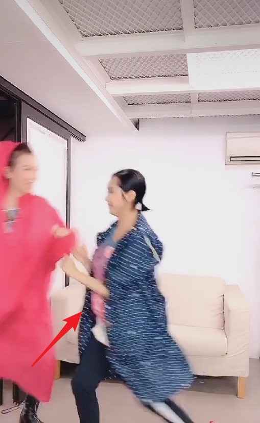 “港普F4”蔡少芬洪欣陈法蓉朱茵聚会，蔡少芬状