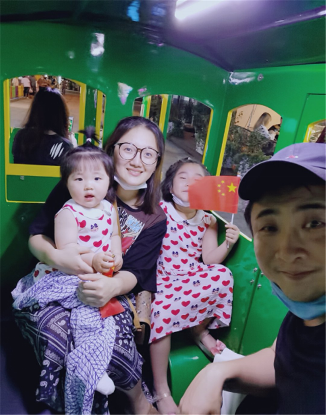 乔杉给岳父岳母在北京买房，妻子莫丹晒房产证