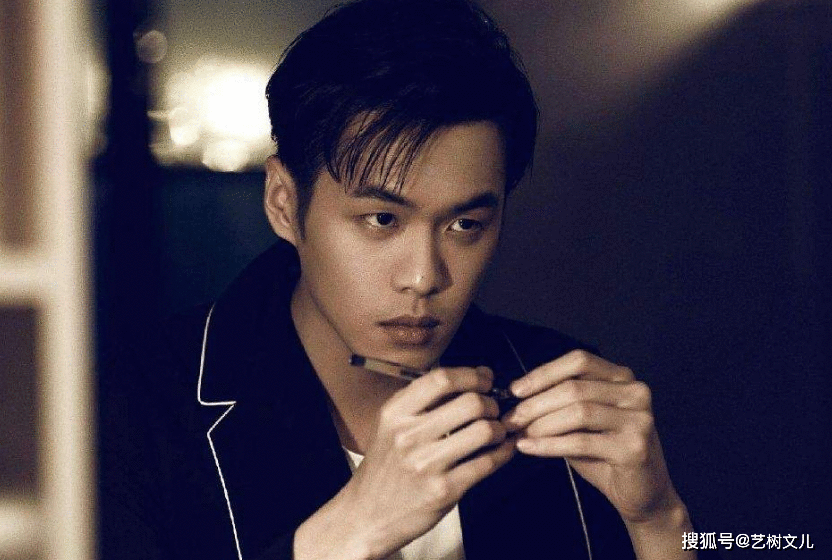 名与利这道题，星爷在晚年没能答好，张若昀交