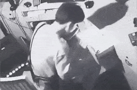 “自首是不会自首的,直到你们抓到我!”民警