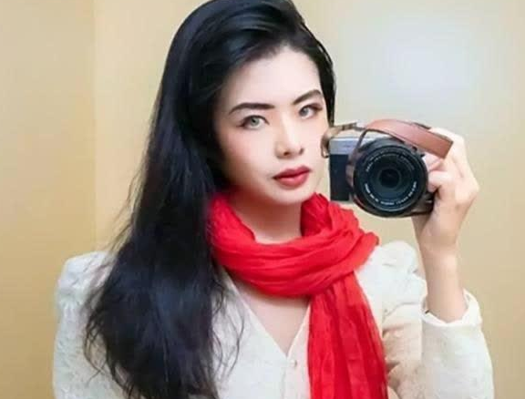 许可馨要在美国举办生日宴会，还在微博上发文