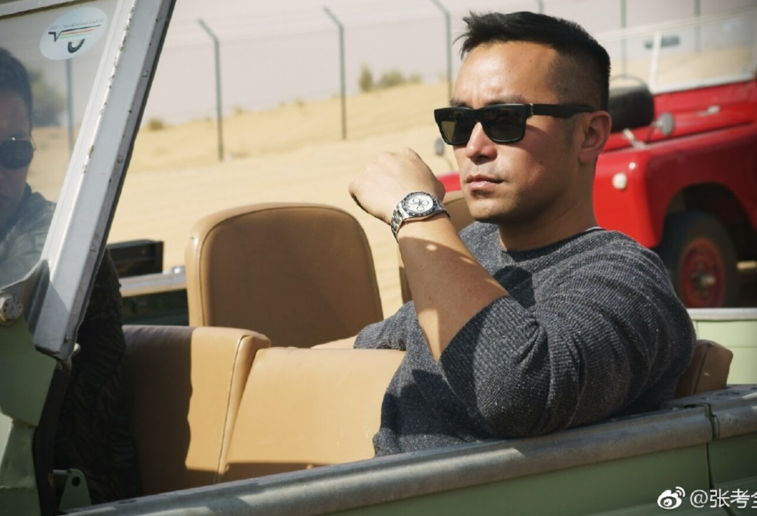 张孝全老婆近照曝光，肤白貌美大长腿，优雅气