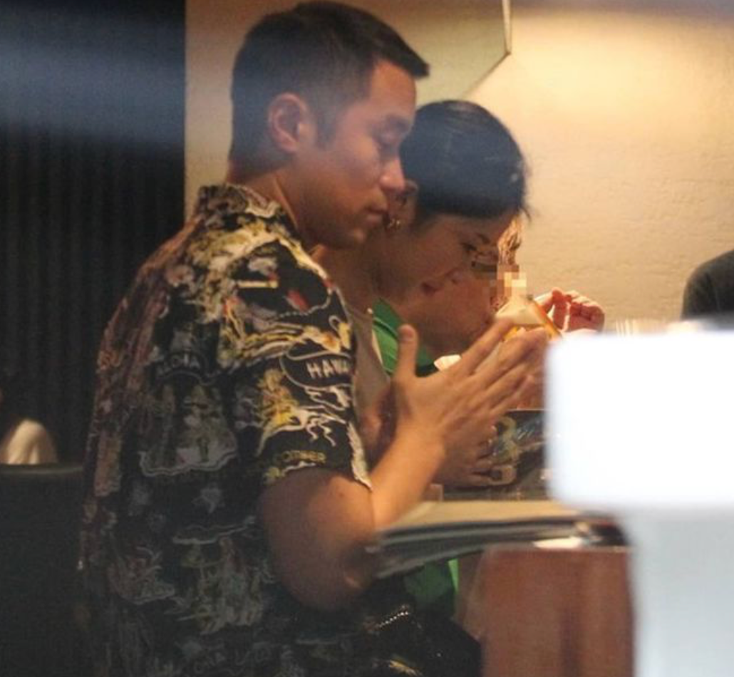 张孝全老婆近照曝光，肤白貌美大长腿，优雅气