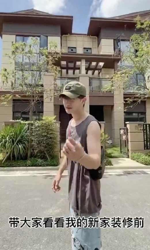 刘洲成展示新买别墅异常兴奋，评论区疯狂搭讪