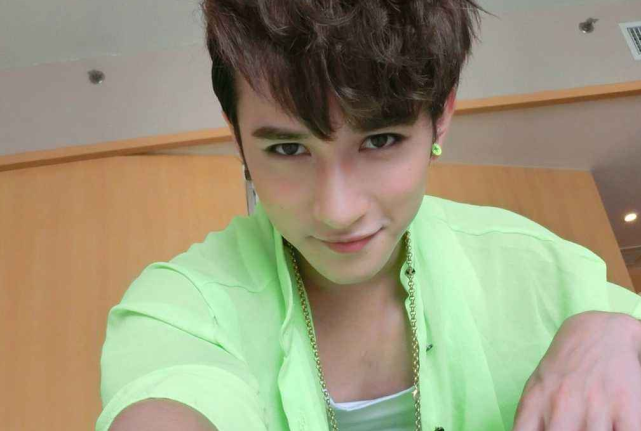 刘洲成展示新买别墅异常兴奋，评论区疯狂搭讪