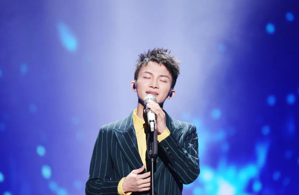 张雨绮发文调侃周深不认识自己，后者速度回应