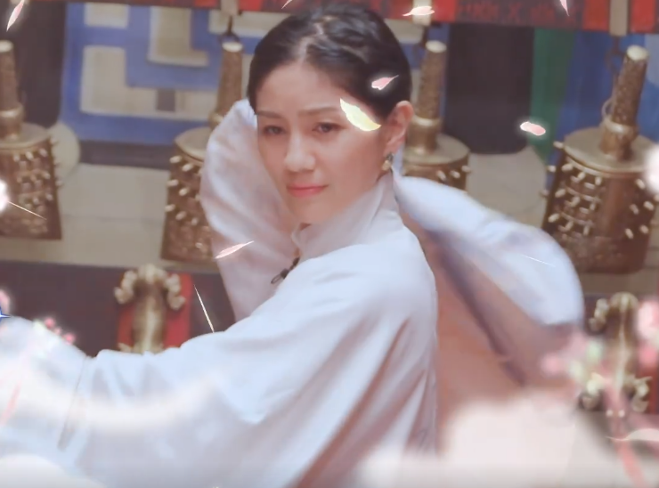 同样是穿汉服,胡可典雅,蔡少芬霸气,张歆艺