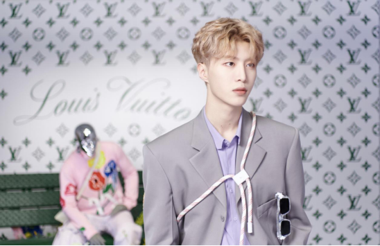 范丞丞p图太猛，沈腾瞬间年轻15岁，朗朗也成了