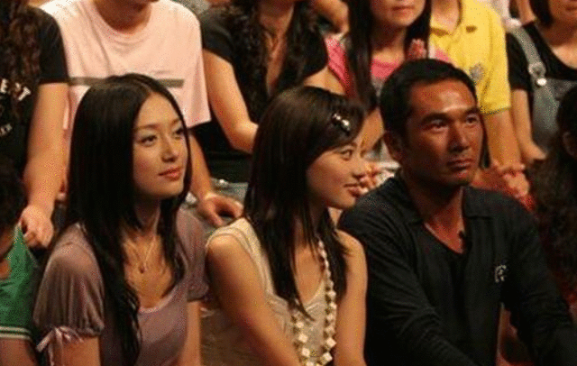 被黄晓明伤了情，被剧组罚了1000万，秦岚这10年