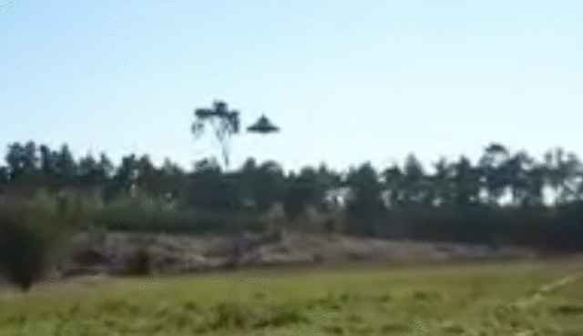 波兰一男子拍到罕见UFO清晰照