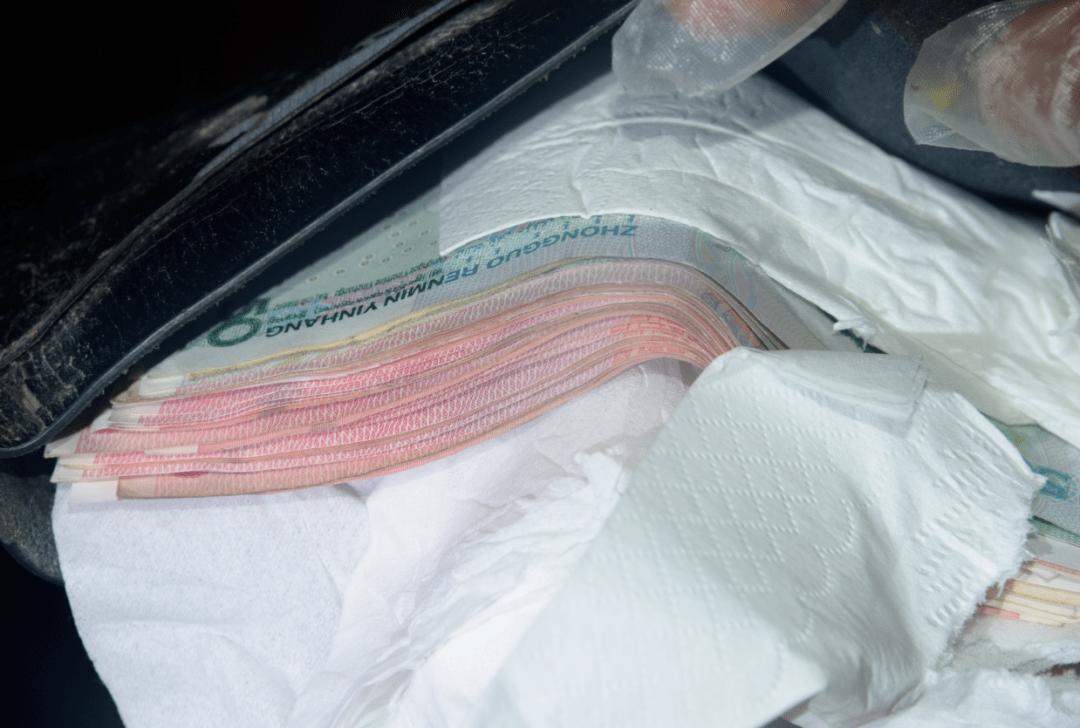 绍兴一老太太家!袜子、饮料瓶、罐头里…翻出