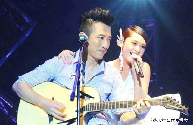 52岁伊能静人设坍塌？经纪人指责她不懂感恩，邻