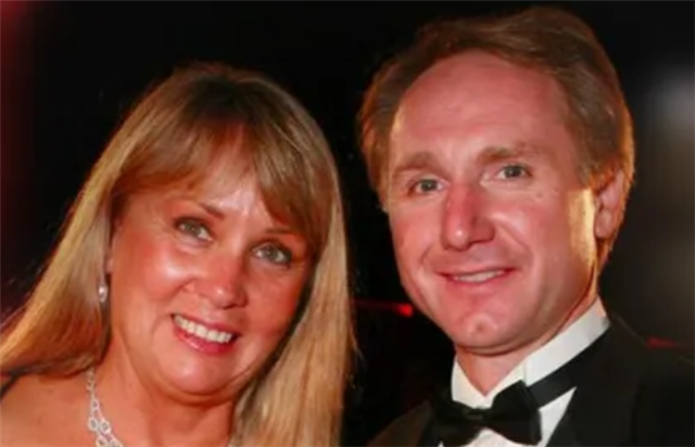 《达芬奇密码》作者离婚分手费高达十亿,妻子