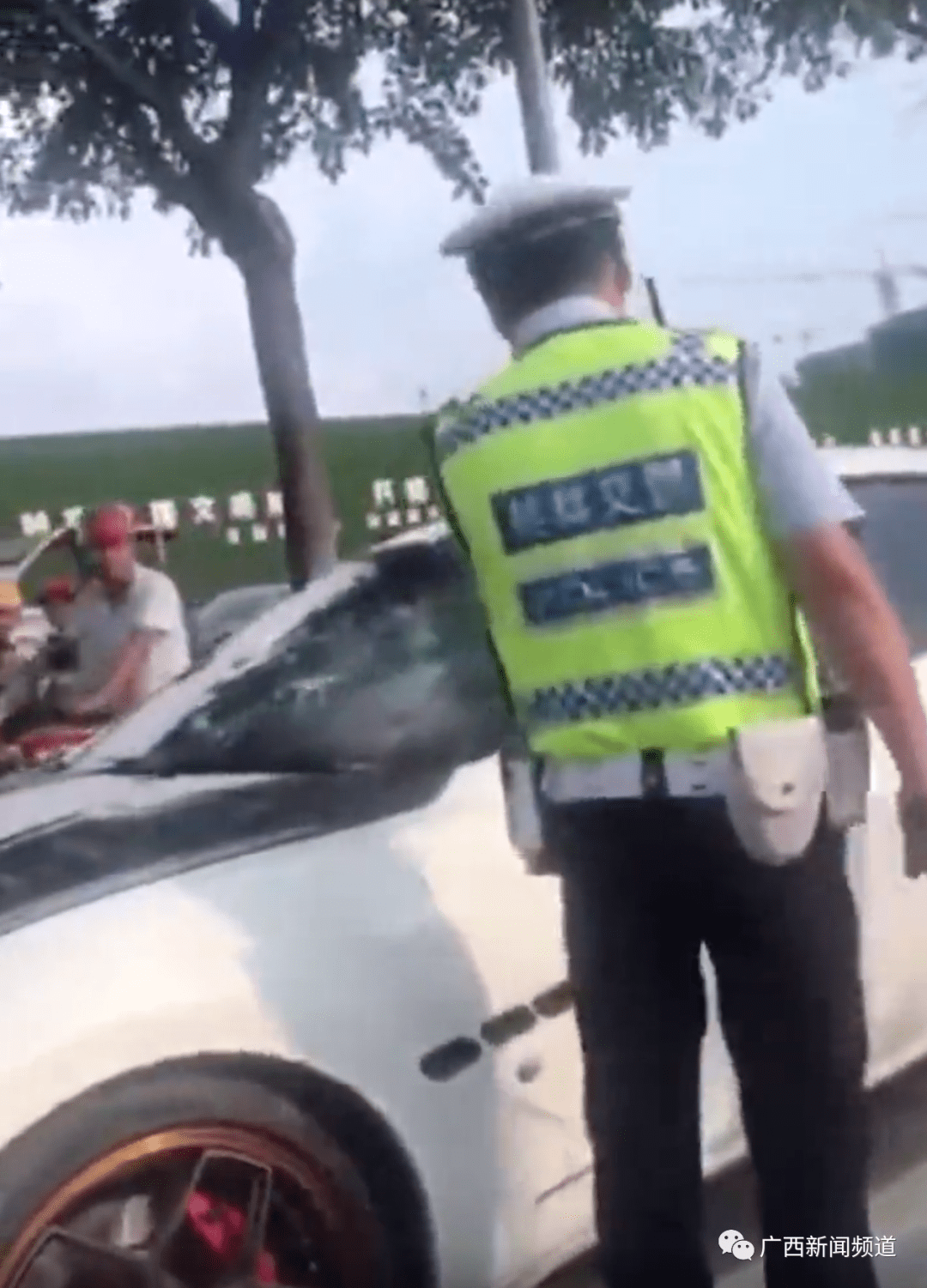 视频疯传!广西这辆玛莎拉蒂火了,冲卡后被交