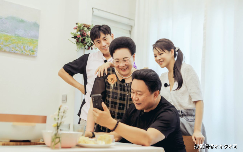 刚翻红就被前经纪人打回原形，一个娱乐节目而