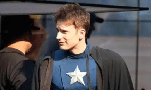 “美队”克里斯·埃文斯谈恋爱了？对象是迪士尼