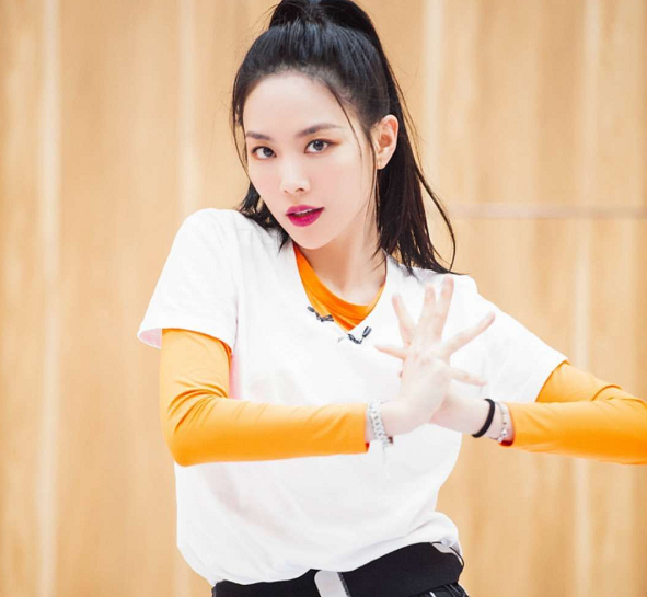 《乘风》观众喜爱排名，张含韵倒数第一，沈梦