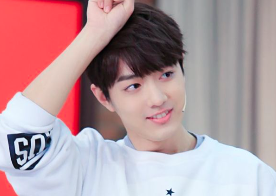 肖战新歌销量破吉尼斯纪录，上热搜后又秒撤，