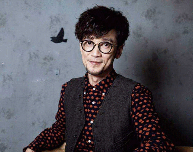 他本是小虎队第四位成员，巅峰时碾压苏有朋，