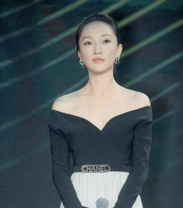 与高圣远婚姻关系成谜！周迅自曝生活悲观，已