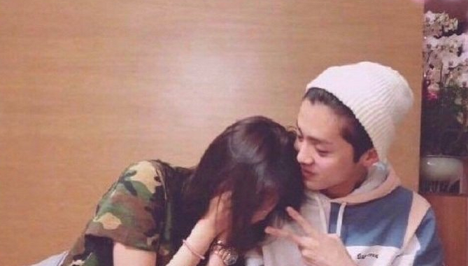 关晓彤自曝20岁第一次被骂哭，那年她与鹿晗公布