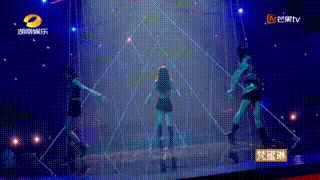 蓝盈莹无视吴昕腿伤，不在乎被评委批评，对比