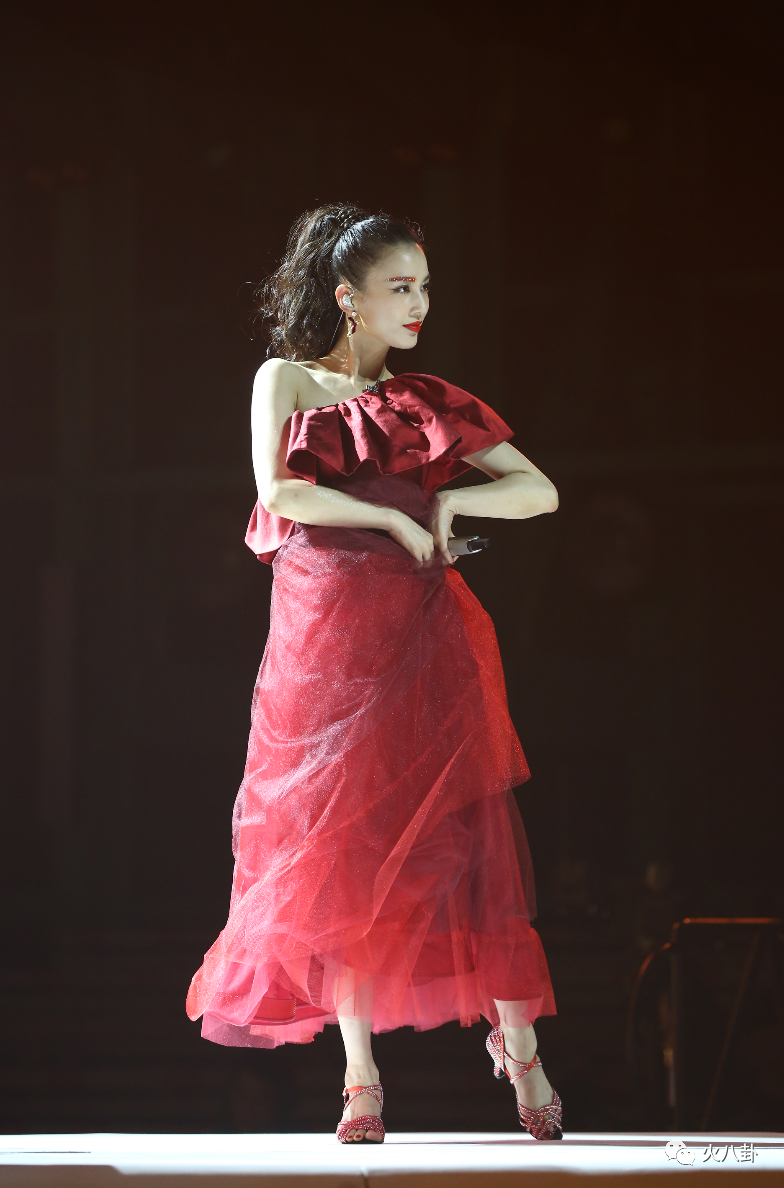 黄圣依《浪姐》风评大逆转， “表情包大户”成