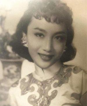 她是军统女特工,却冒死救下地下党员,11年后她