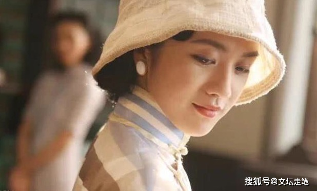 她是军统女特工,却冒死救下地下党员,11年后她