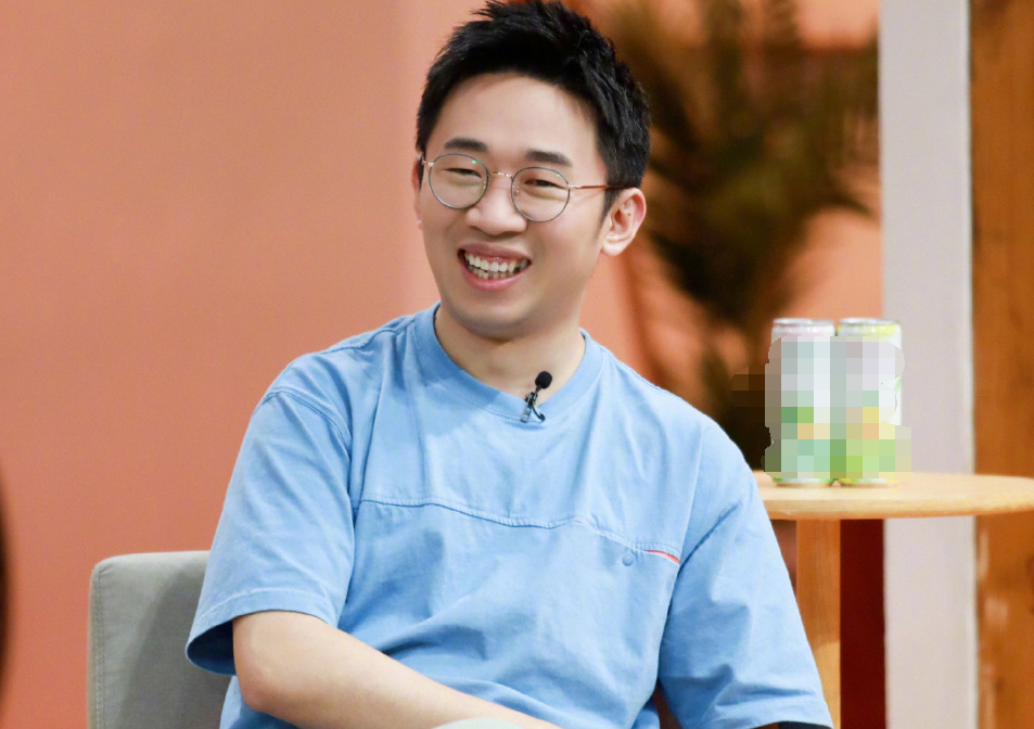 陈乔恩谈超甜异地恋，与男友日常连线一起做饭