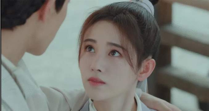 鞠婧祎、宋威龙新剧开播，全网热度第3，但滤镜