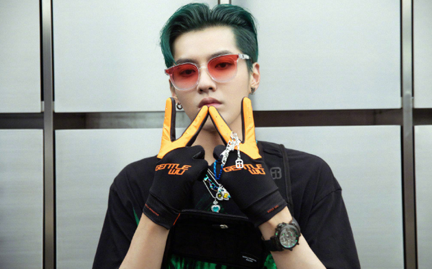 吴亦凡粉丝团呼吁理智追星 不要接机跟机遵守秩