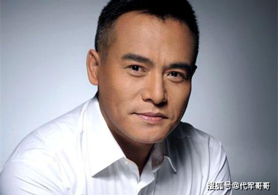 他演欧阳锋走红,出道25年零绯闻,如今49岁却选