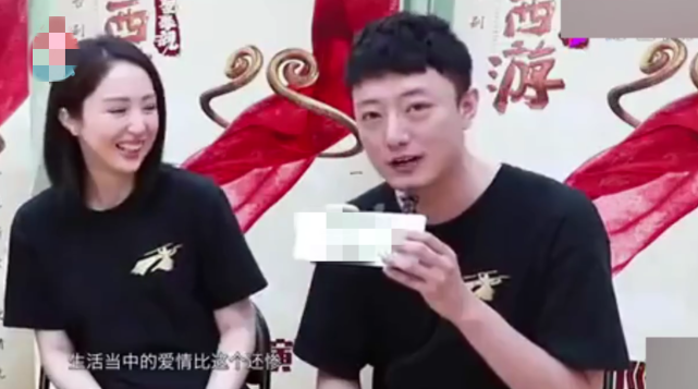 赴宴带小11岁鲜肉男,共回家疑同居,从原谅教主到