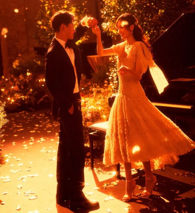 唐嫣罗晋秀恩爱力破出轨传闻，一个细节透露两